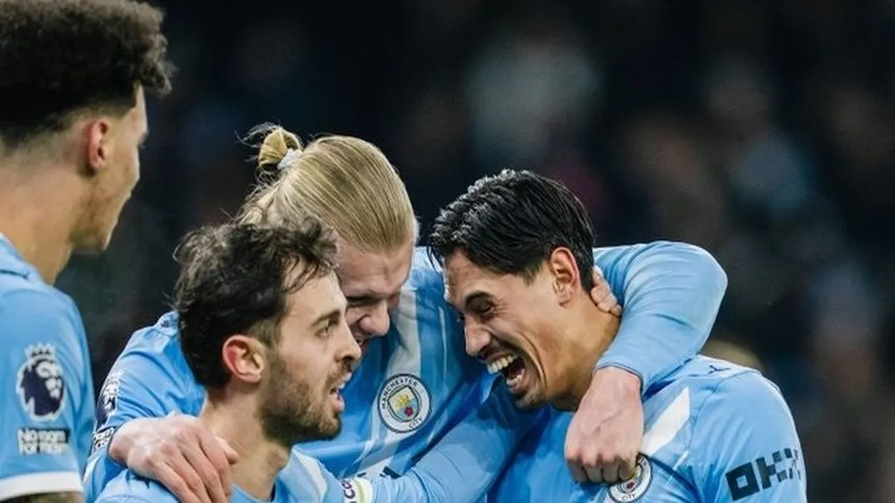 تشكيل مانشستر سيتي المنتظر أمام تشيلسي اليوم.. موقف عمر مرموش